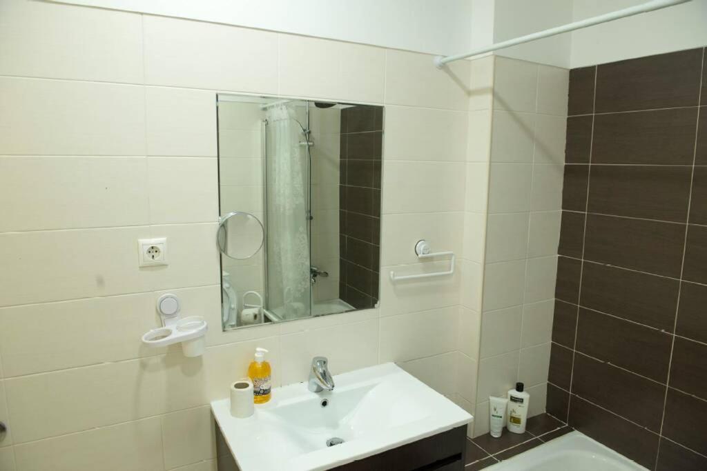Apartamento Perto Do Centro De Lisboa Com Elevador Apartment Exterior foto